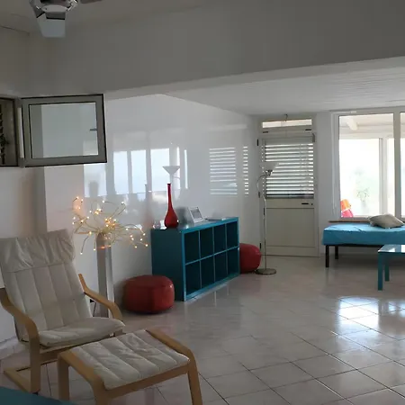 Casa Vista Mare Con Giardino Vakantiehuis