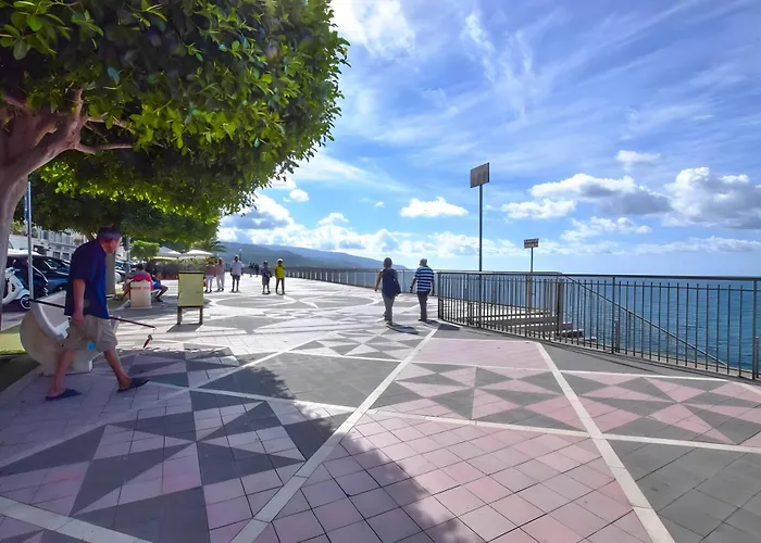 Casa Vista Mare Con Giardino 度假居 *