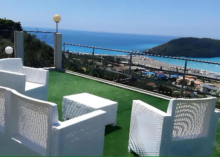 Casa Vista Mare Con Giardino *