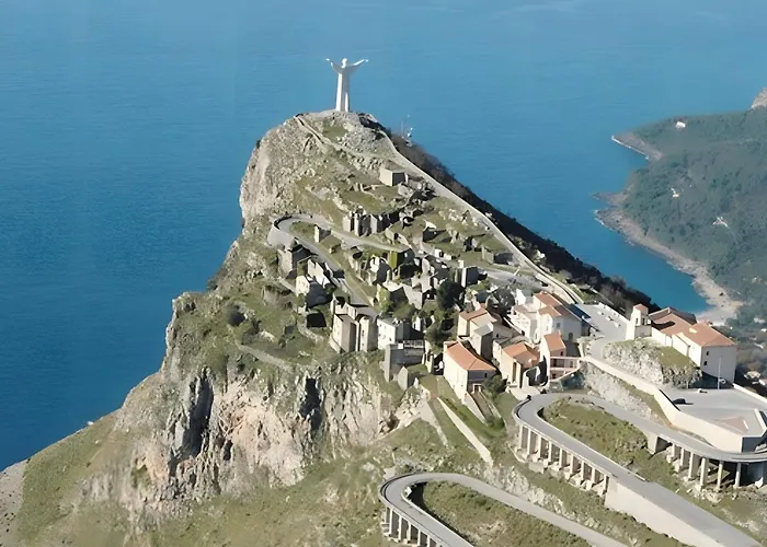 Casa Vista Mare Con Giardino 度假居 *