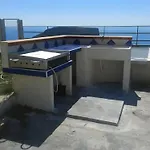 Casa Vista Mare Con Giardino