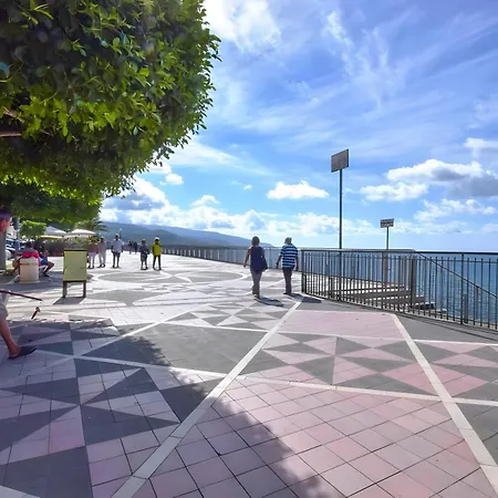 Casa Vista Mare Con Giardino Ferienhaus *