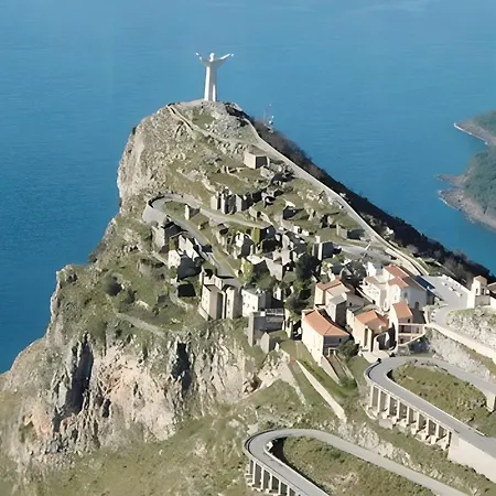 Casa Vista Mare Con Giardino Ferienhaus *