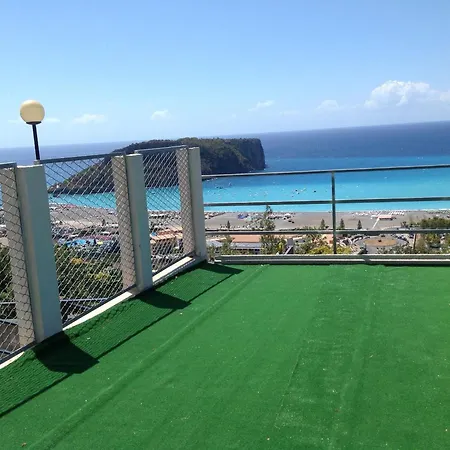 Casa Vista Mare Con Giardino