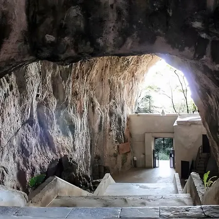 Casa Vista Mare Con Giardino בית נופש