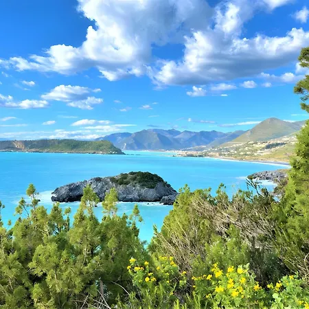 Casa Vista Mare Con Giardino