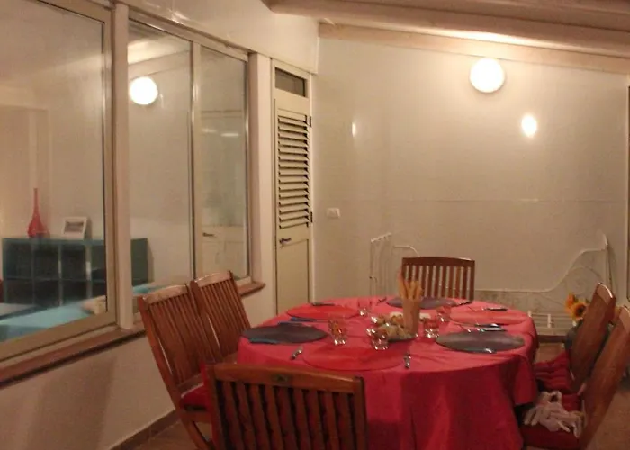 Casa Vista Mare Con Giardino